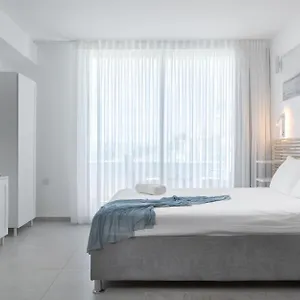 סוויטה עם נוף וצמודה לים במתחם Seaside היוקרתי עם בריכה - By Seaelo אילת